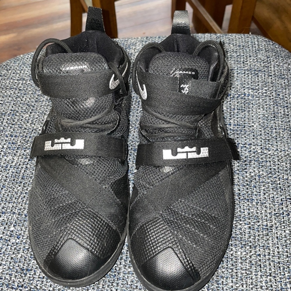 LeBron James 2 Basketball shoes